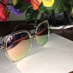 Elegant Gold-Toned Square Sunglasses